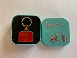 Vespa shield keychain - red